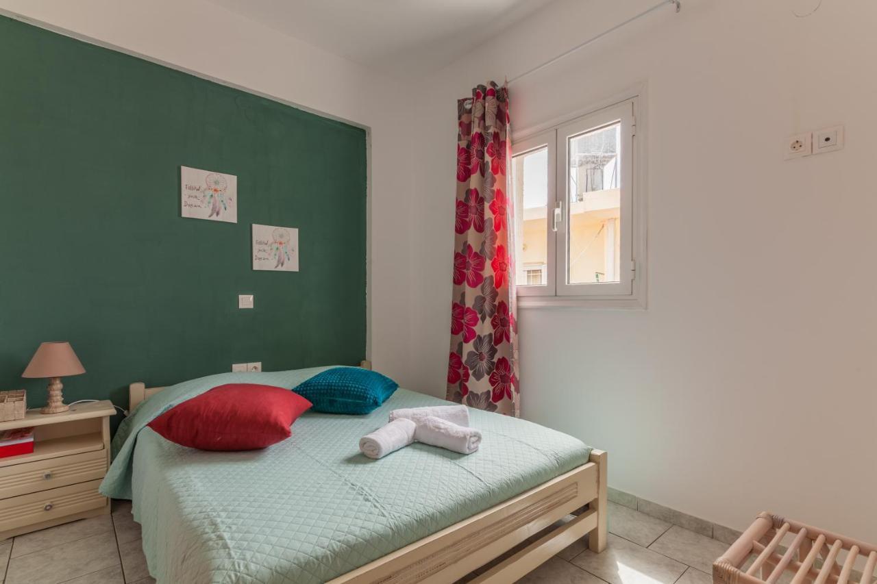 Guests Apartments In Sissi Creta Bagian luar foto